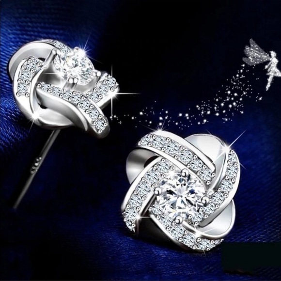 NEW 925 Sterling Silver Diamond Stud Earrings - Picture 4 of 11